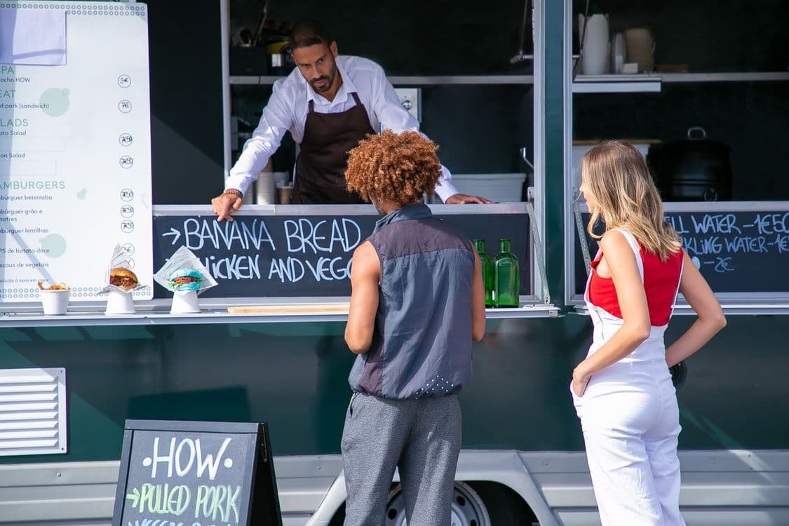 Stand food truck — service